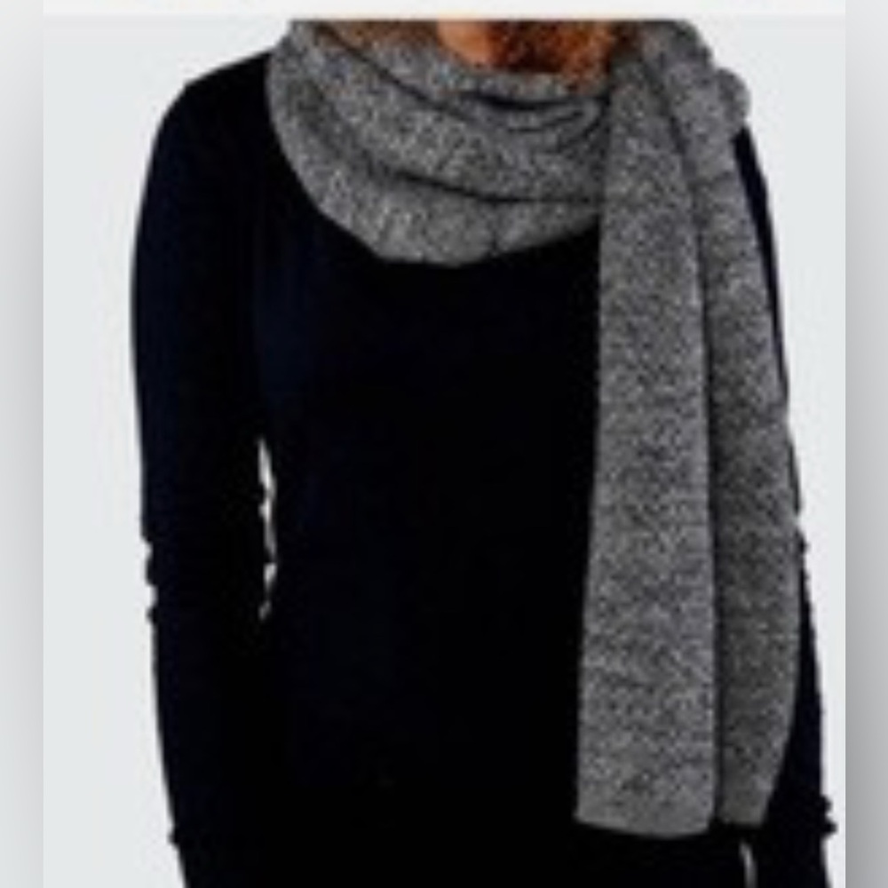 Bench Gray Knit 7 Ways Multi Functional Accessory. - Picture 5 of 9